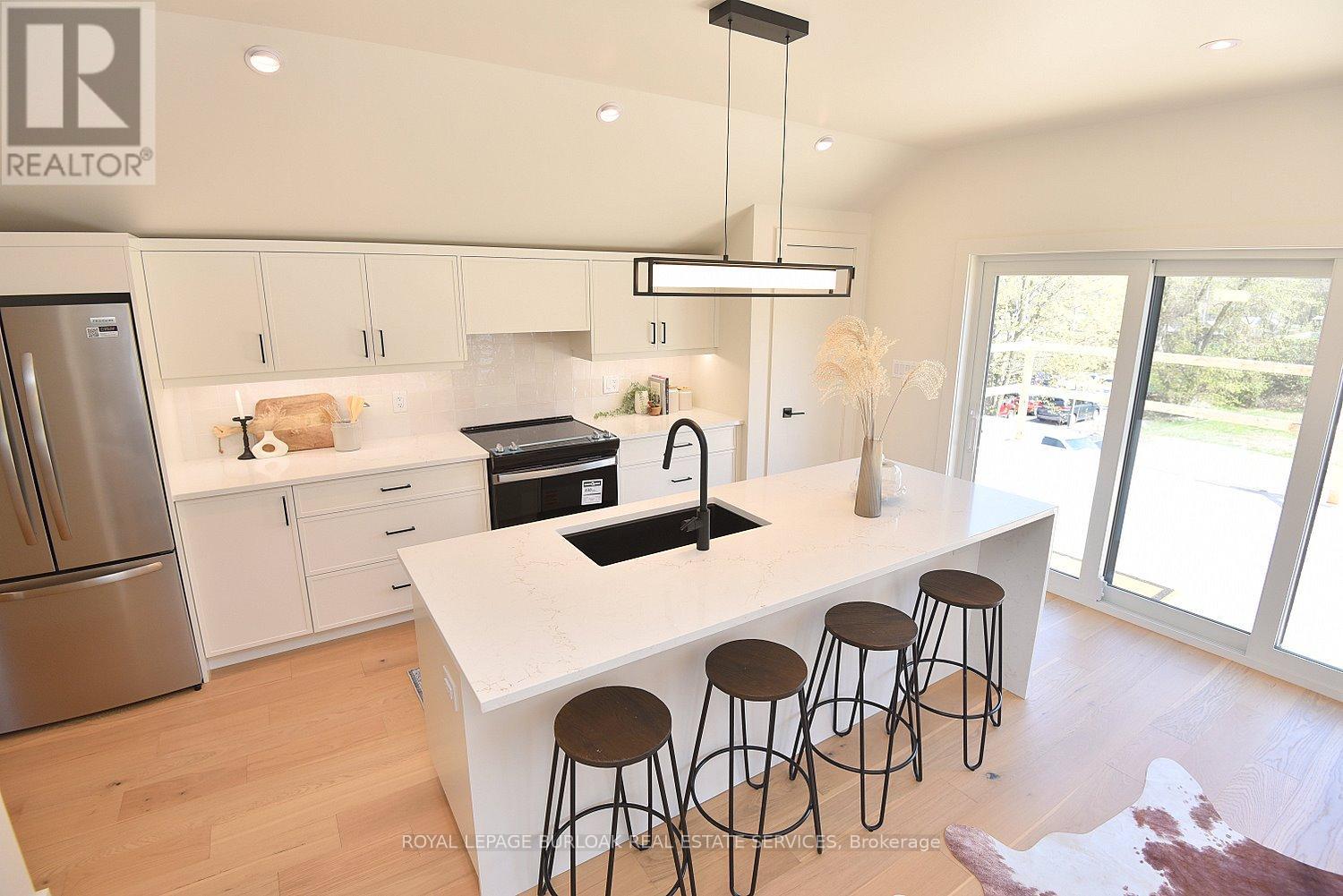 202 - 284 Wilson Street E, Hamilton, Ontario  L9G 2B9 - Photo 13 - X12749270