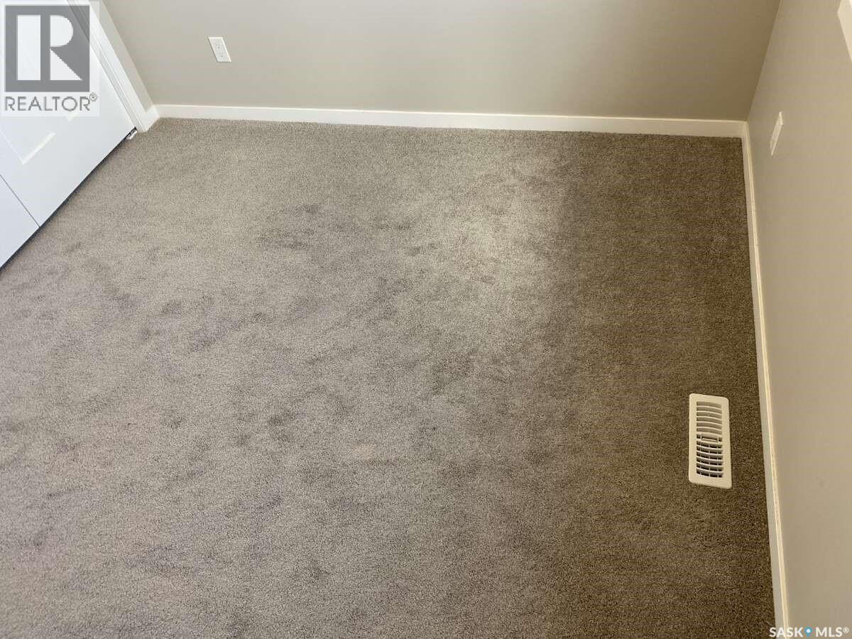 5132 Buckingham Drive, Regina, Saskatchewan  S4V 3W2 - Photo 12 - SK995854