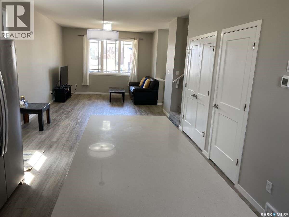 5132 Buckingham Drive, Regina, Saskatchewan  S4V 3W2 - Photo 9 - SK995854