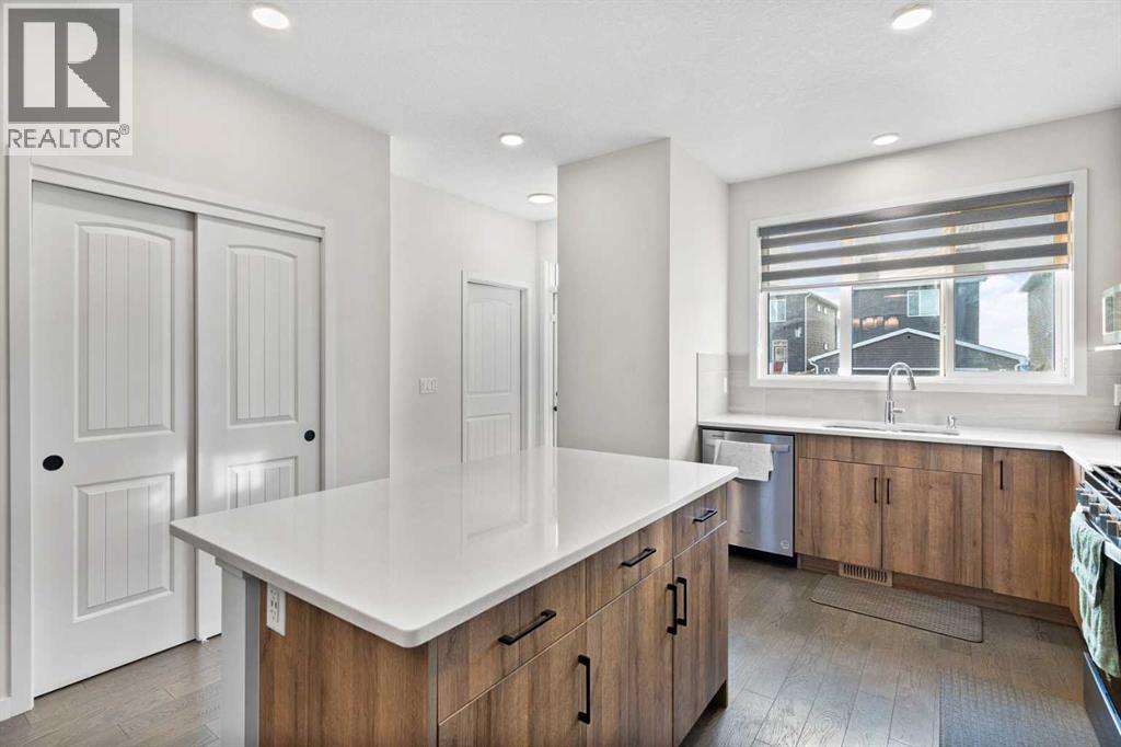 133 Chelsea Glen, Chestermere, Alberta  T1X 2P4 - Photo 12 - A2282078