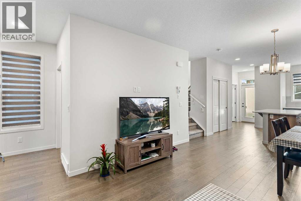 133 Chelsea Glen, Chestermere, Alberta  T1X 2P4 - Photo 9 - A2282078