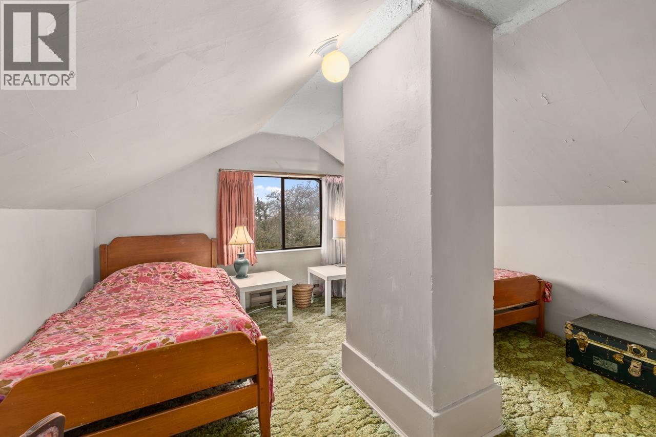 Listing Picture 27 of 40 : 2730 POINT GREY ROAD, Vancouver / 溫哥華 - 魯藝地產 Yvonne Lu Group - MLS Medallion Club Member