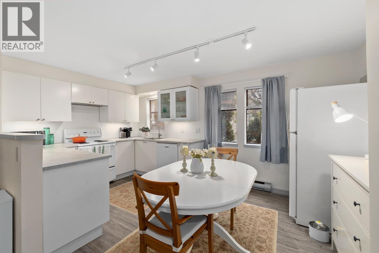 Listing Picture 6 of 40 : 2730 POINT GREY ROAD, Vancouver / 溫哥華 - 魯藝地產 Yvonne Lu Group - MLS Medallion Club Member