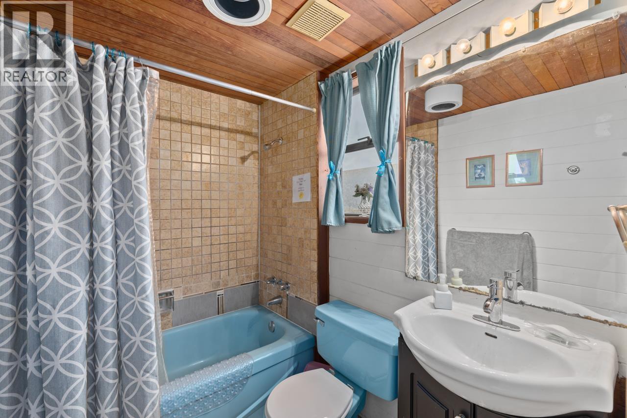 Listing Picture 28 of 40 : 2730 POINT GREY ROAD, Vancouver / 溫哥華 - 魯藝地產 Yvonne Lu Group - MLS Medallion Club Member