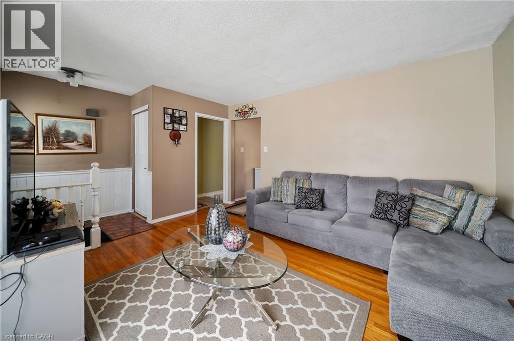 98 East 35th Street, Hamilton, Ontario  L8V 3Y1 - Photo 11 - 40802223