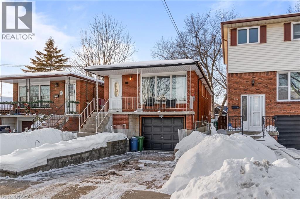 98 East 35th Street, Hamilton, Ontario  L8V 3Y1 - Photo 2 - 40802223