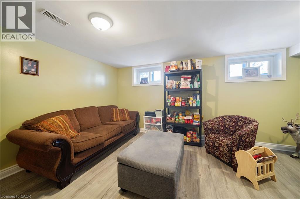 98 East 35th Street, Hamilton, Ontario  L8V 3Y1 - Photo 33 - 40802223