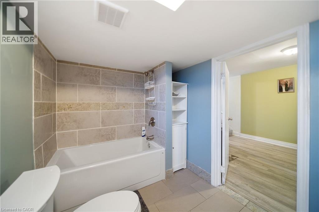 98 East 35th Street, Hamilton, Ontario  L8V 3Y1 - Photo 39 - 40802223