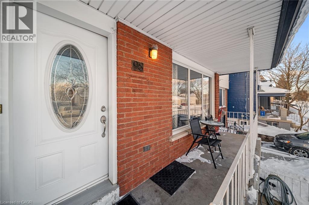 98 East 35th Street, Hamilton, Ontario  L8V 3Y1 - Photo 5 - 40802223