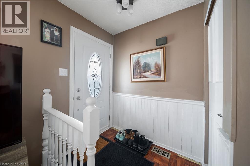 98 East 35th Street, Hamilton, Ontario  L8V 3Y1 - Photo 8 - 40802223