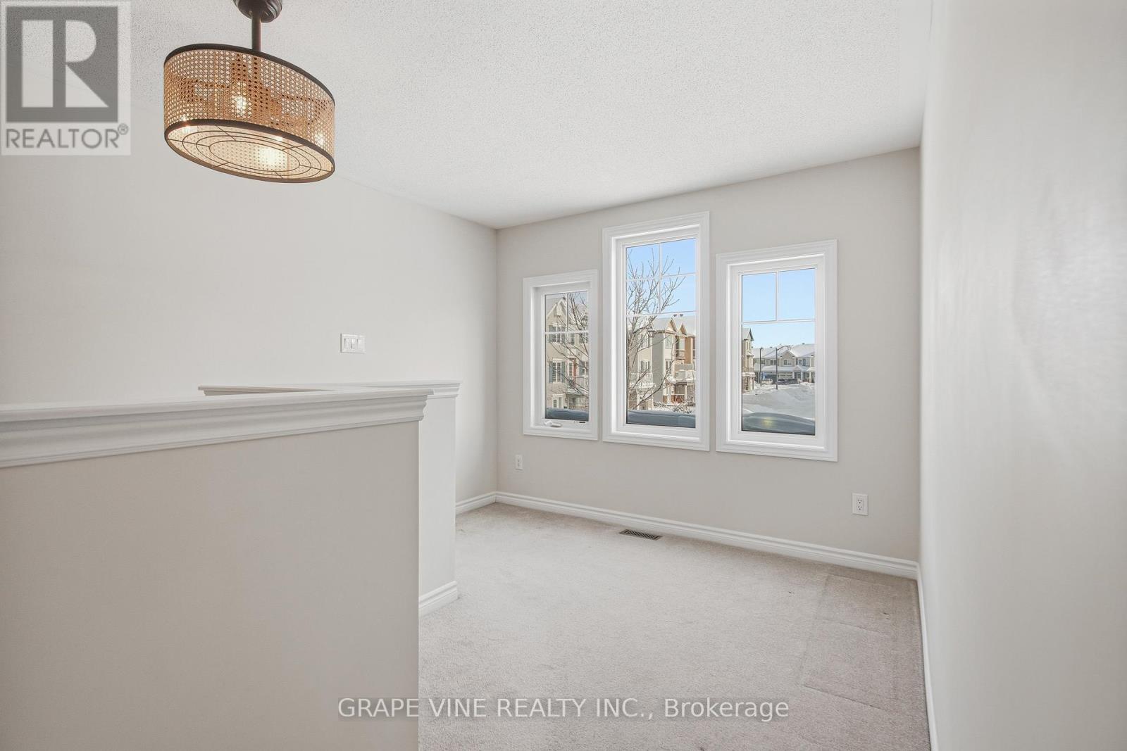 582 Meadowcreek Circle, Ottawa, Ontario  K2M 0J8 - Photo 14 - X12492864