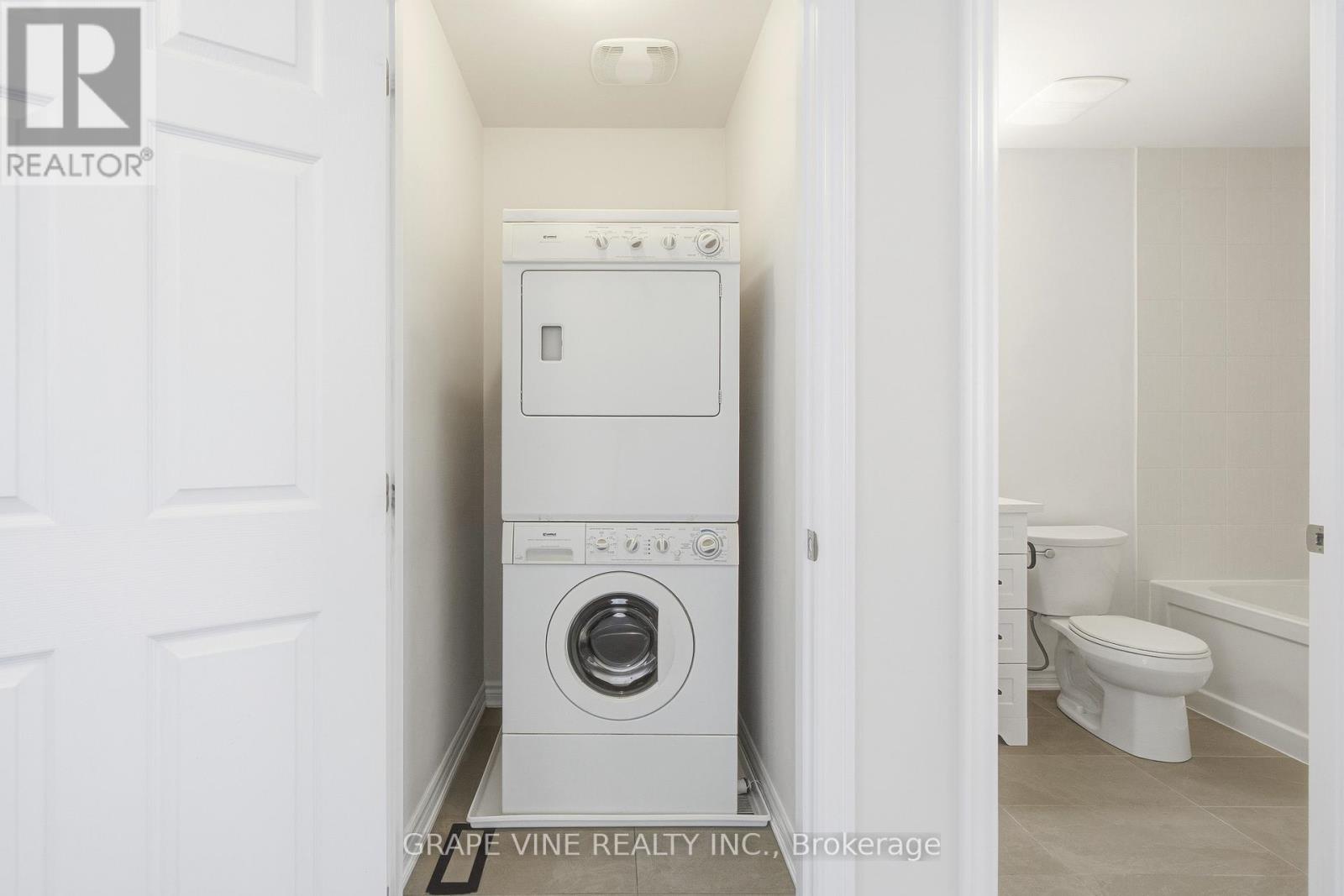 582 Meadowcreek Circle, Ottawa, Ontario  K2M 0J8 - Photo 17 - X12492864