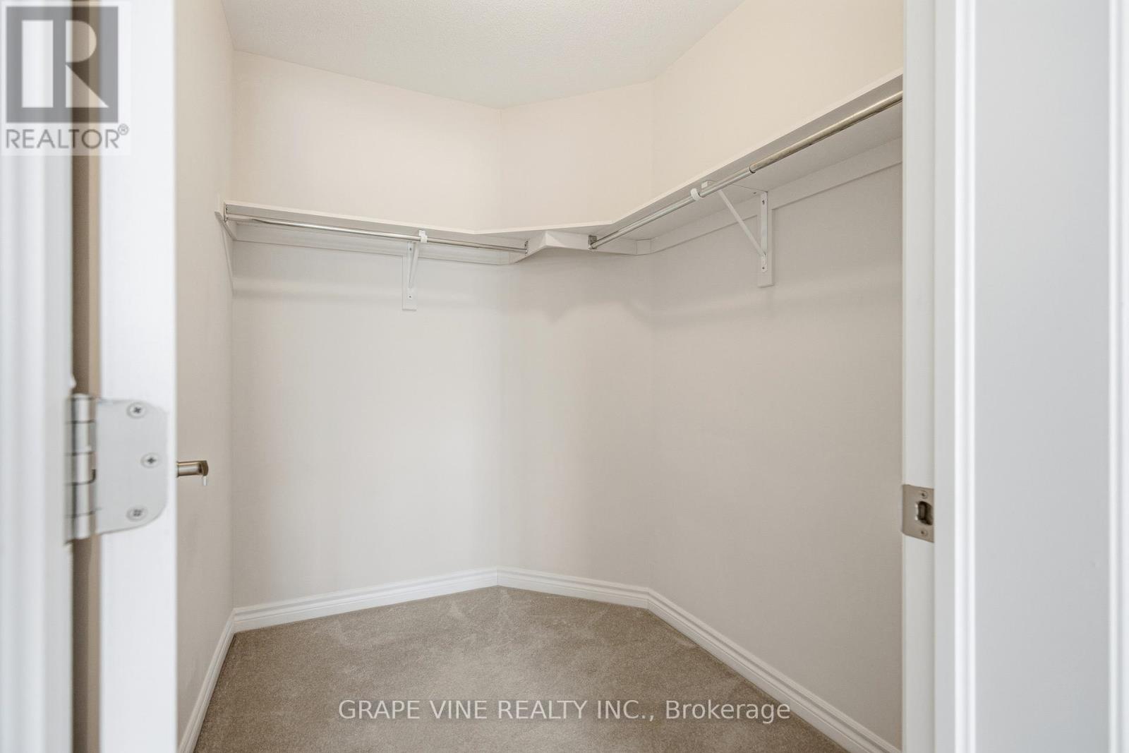 582 Meadowcreek Circle, Ottawa, Ontario  K2M 0J8 - Photo 25 - X12492864