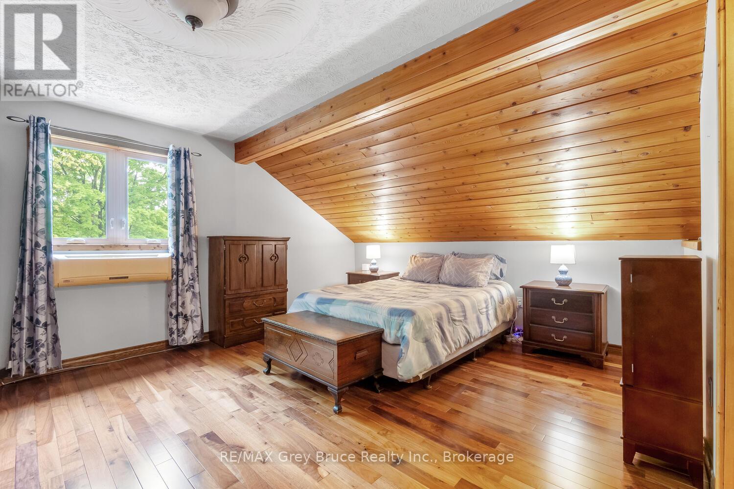 1033 Bruce Road 9, South Bruce Peninsula, Ontario  N0H 2T0 - Photo 15 - X12749326