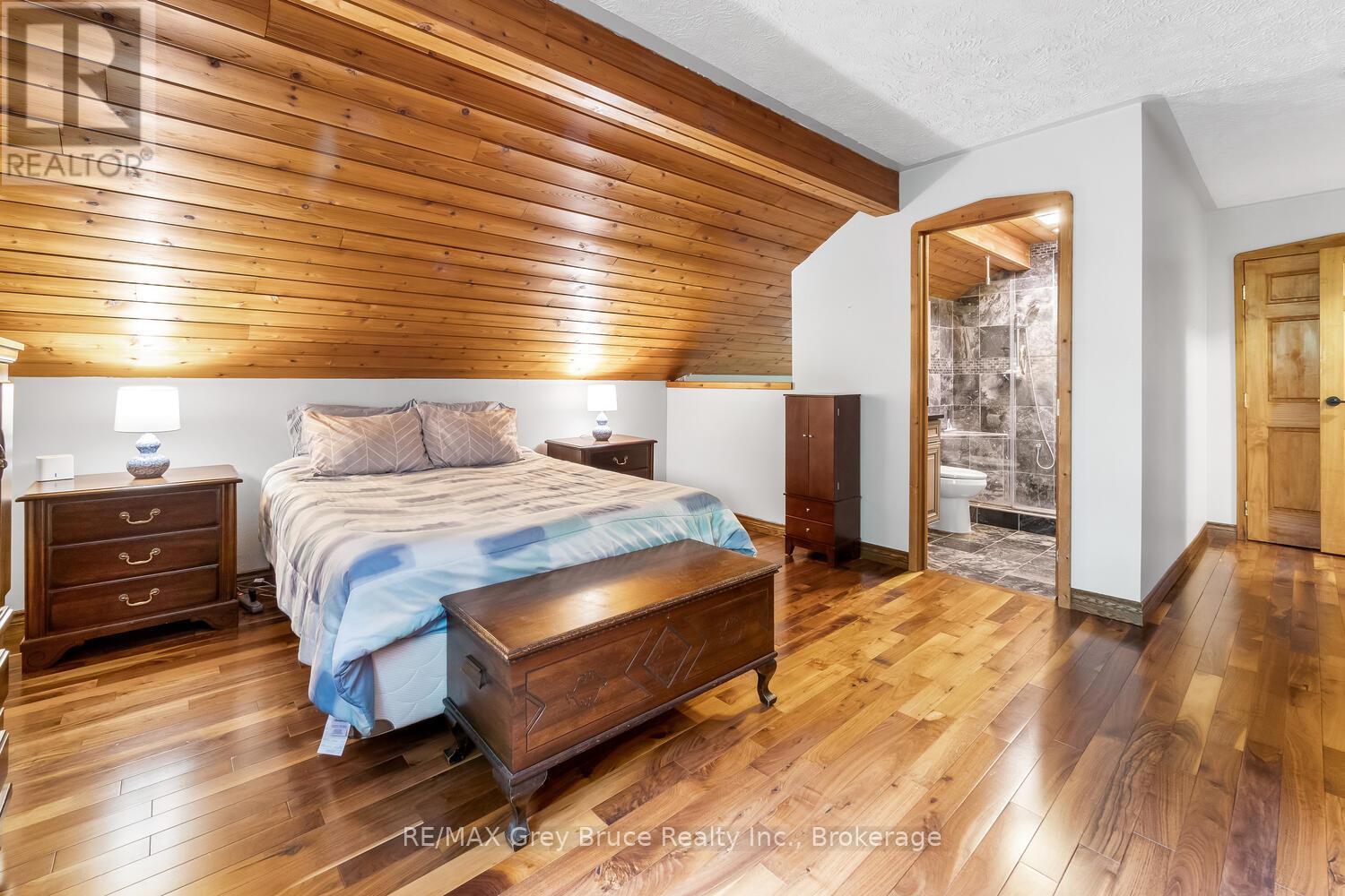 1033 Bruce Road 9, South Bruce Peninsula, Ontario  N0H 2T0 - Photo 16 - X12749326