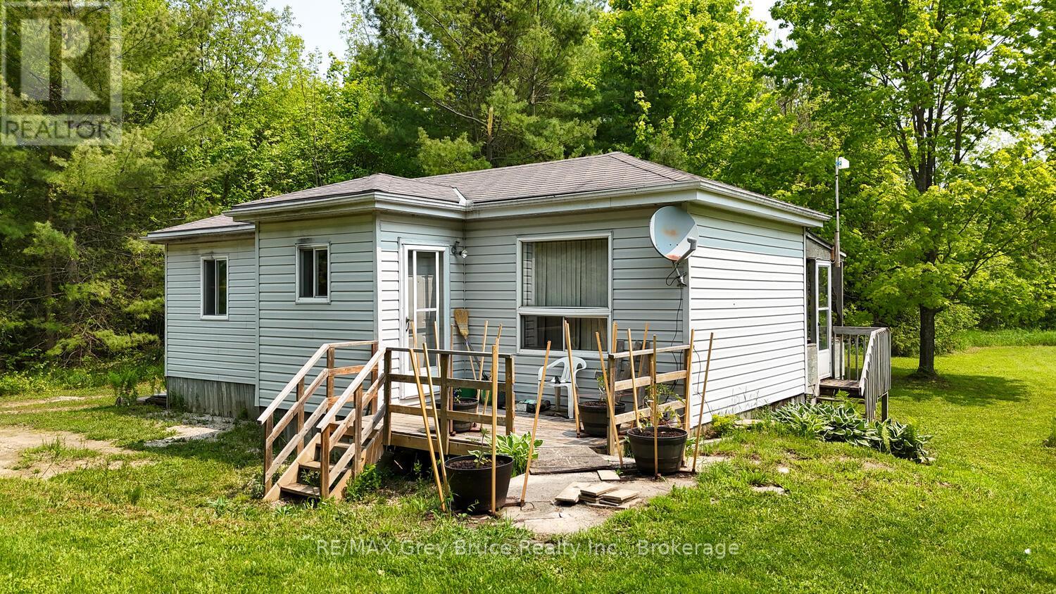 1033 Bruce Road 9, South Bruce Peninsula, Ontario  N0H 2T0 - Photo 31 - X12749326