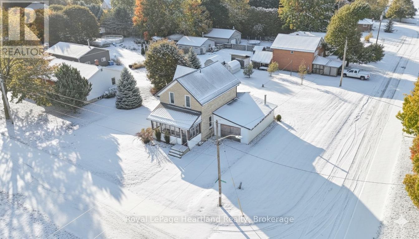 15 QUEEN STREET E, Minto, Ontario