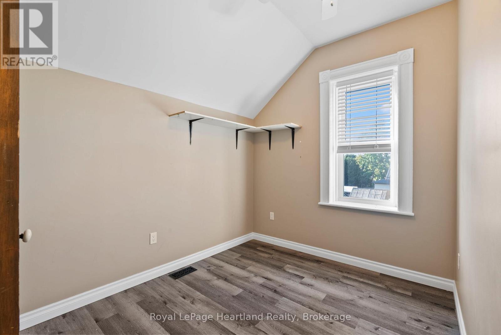 15 Queen Street E, Minto, Ontario  N0G 1M0 - Photo 31 - X12749460