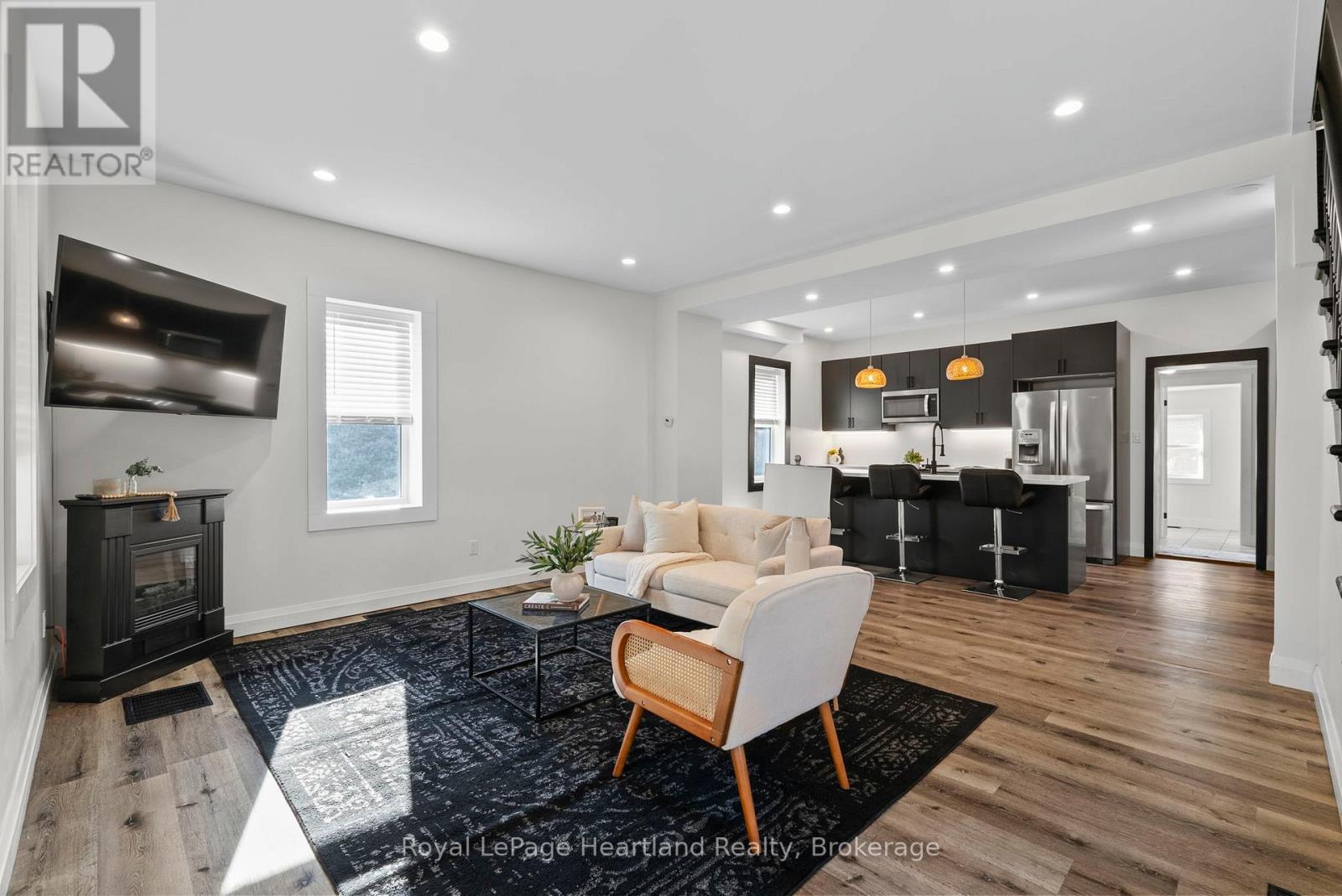 15 Queen Street E, Minto, Ontario  N0G 1M0 - Photo 8 - X12749460