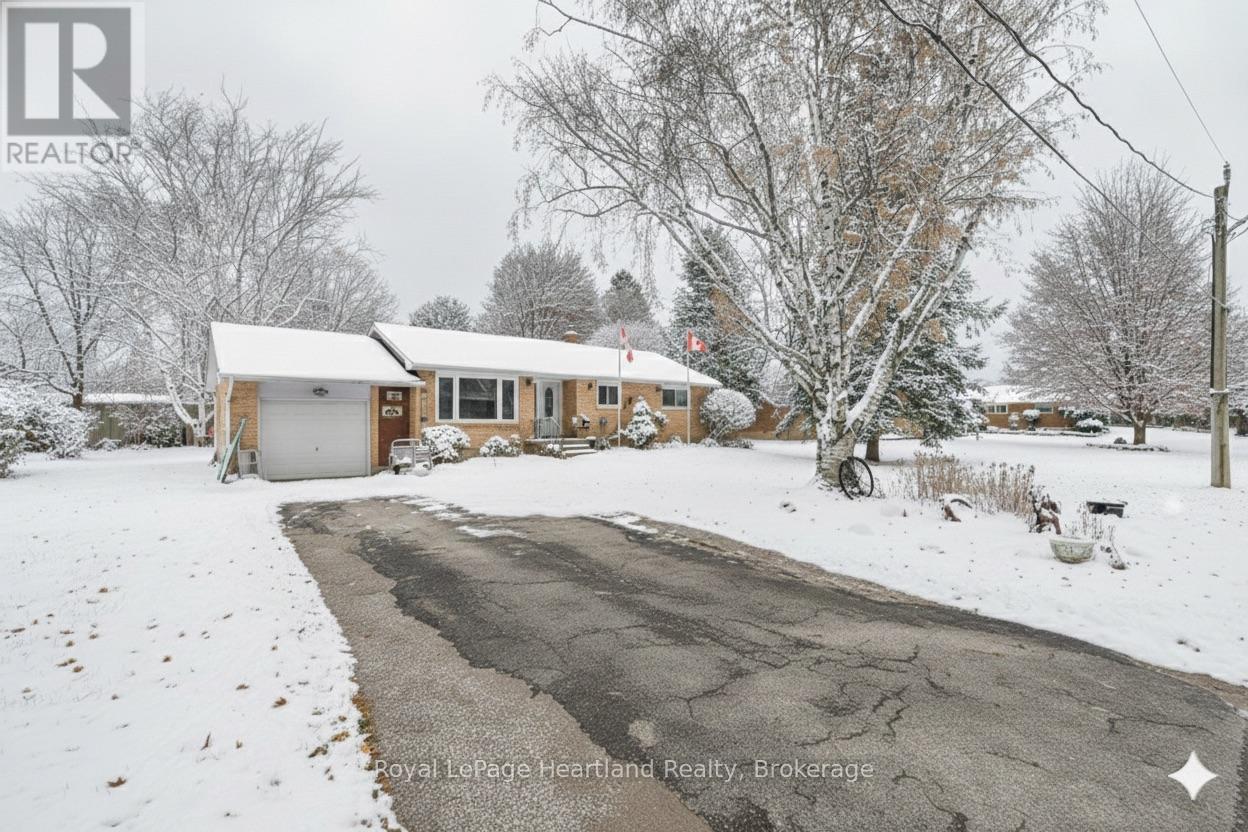 292 WELLINGTON STREET, North Huron, Ontario