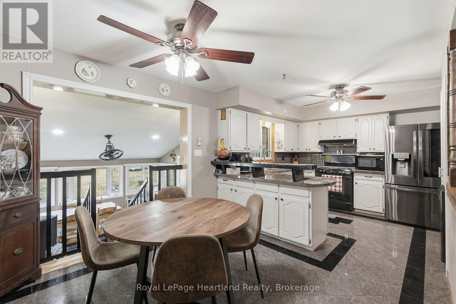 292 Wellington Street, North Huron, Ontario  N0M 1H0 - Photo 13 - X12749520