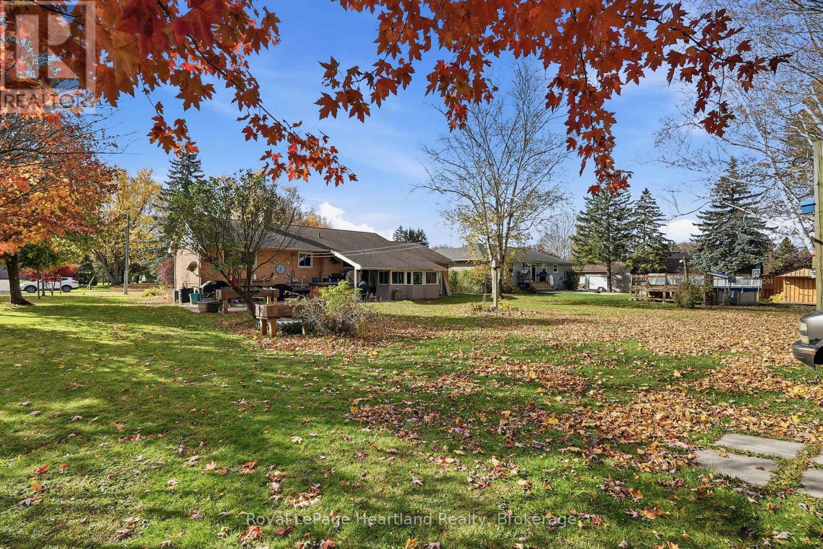 292 Wellington Street, North Huron, Ontario  N0M 1H0 - Photo 28 - X12749520