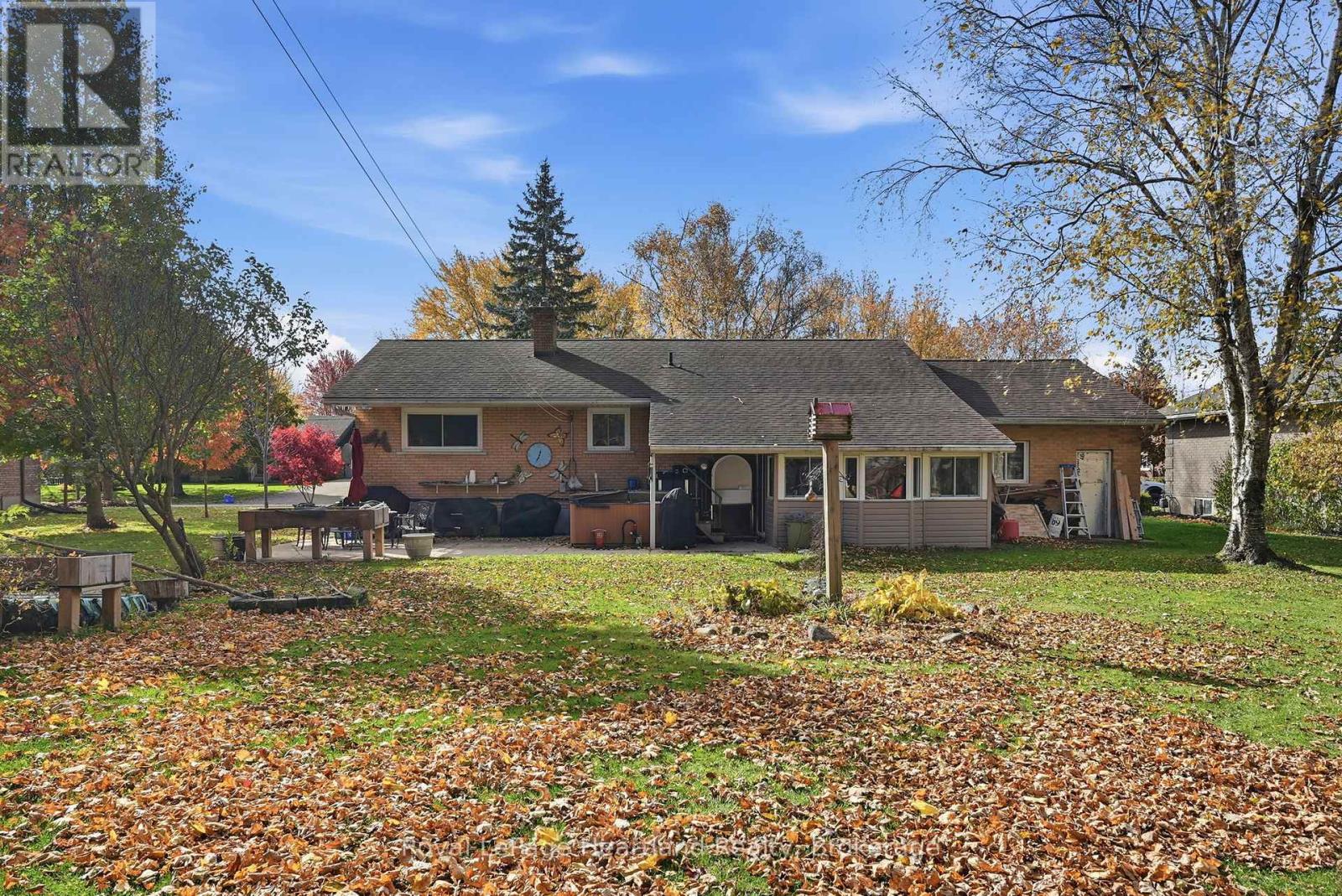 292 Wellington Street, North Huron, Ontario  N0M 1H0 - Photo 29 - X12749520