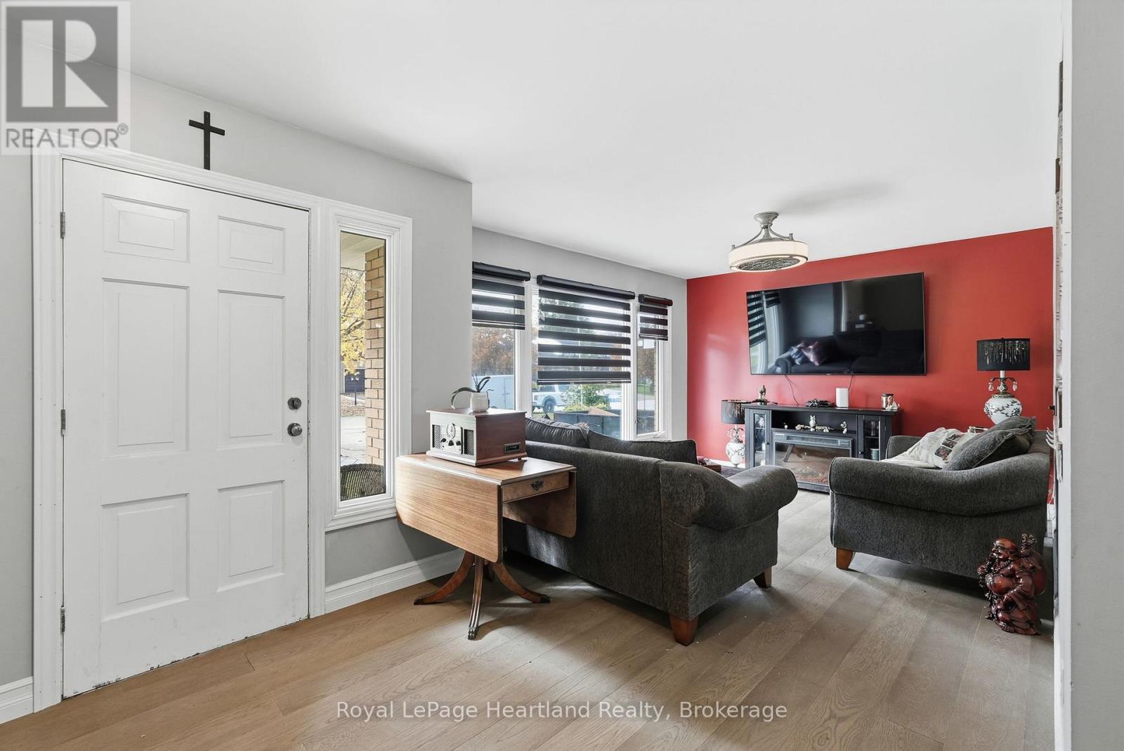 292 Wellington Street, North Huron, Ontario  N0M 1H0 - Photo 7 - X12749520