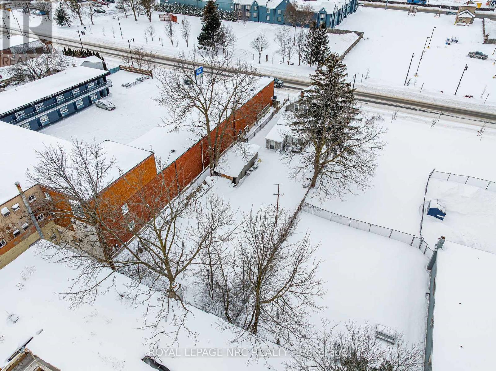 5930 Fallsview Avenue, Niagara Falls, Ontario  L2G 3V5 - Photo 5 - X12749362