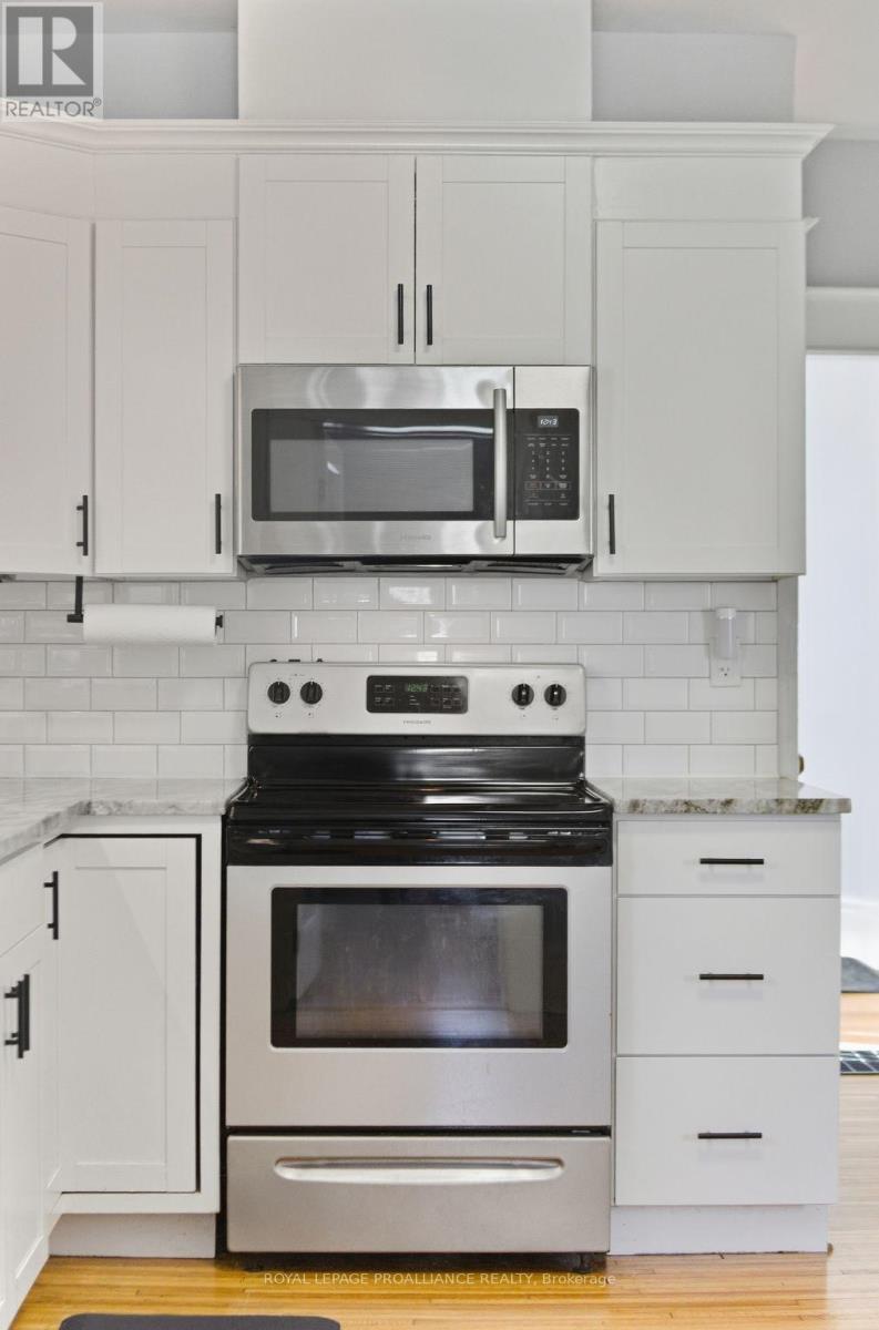 11 Cedar Street, Belleville, Ontario  K8P 3L8 - Photo 14 - X12749352