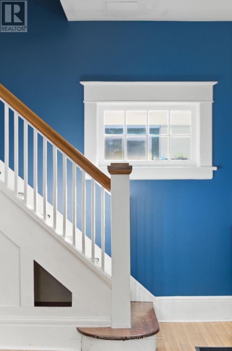 11 Cedar Street, Belleville, Ontario  K8P 3L8 - Photo 18 - X12749352