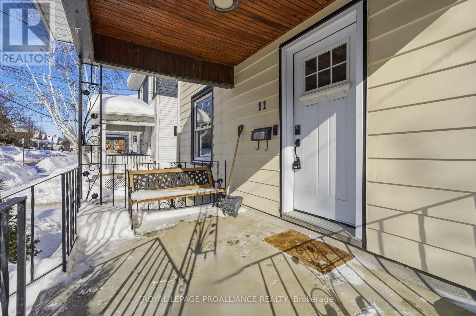 11 Cedar Street, Belleville, Ontario  K8P 3L8 - Photo 3 - X12749352