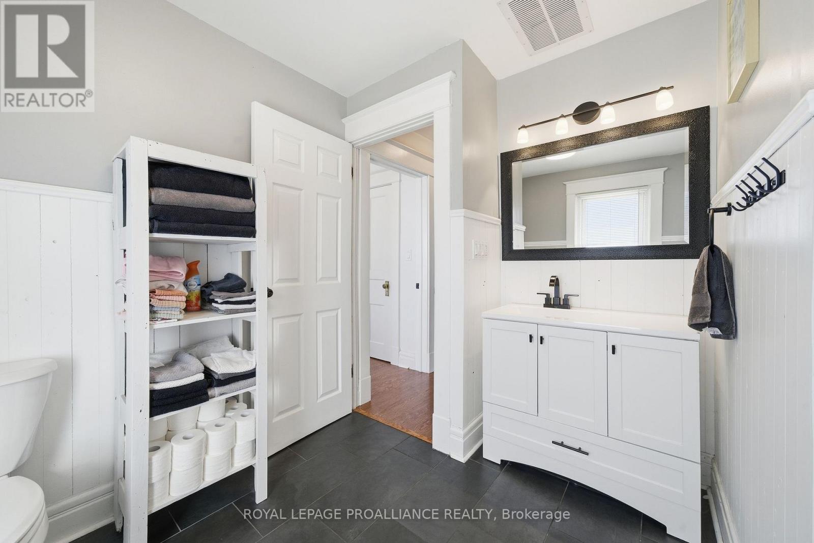 11 Cedar Street, Belleville, Ontario  K8P 3L8 - Photo 31 - X12749352