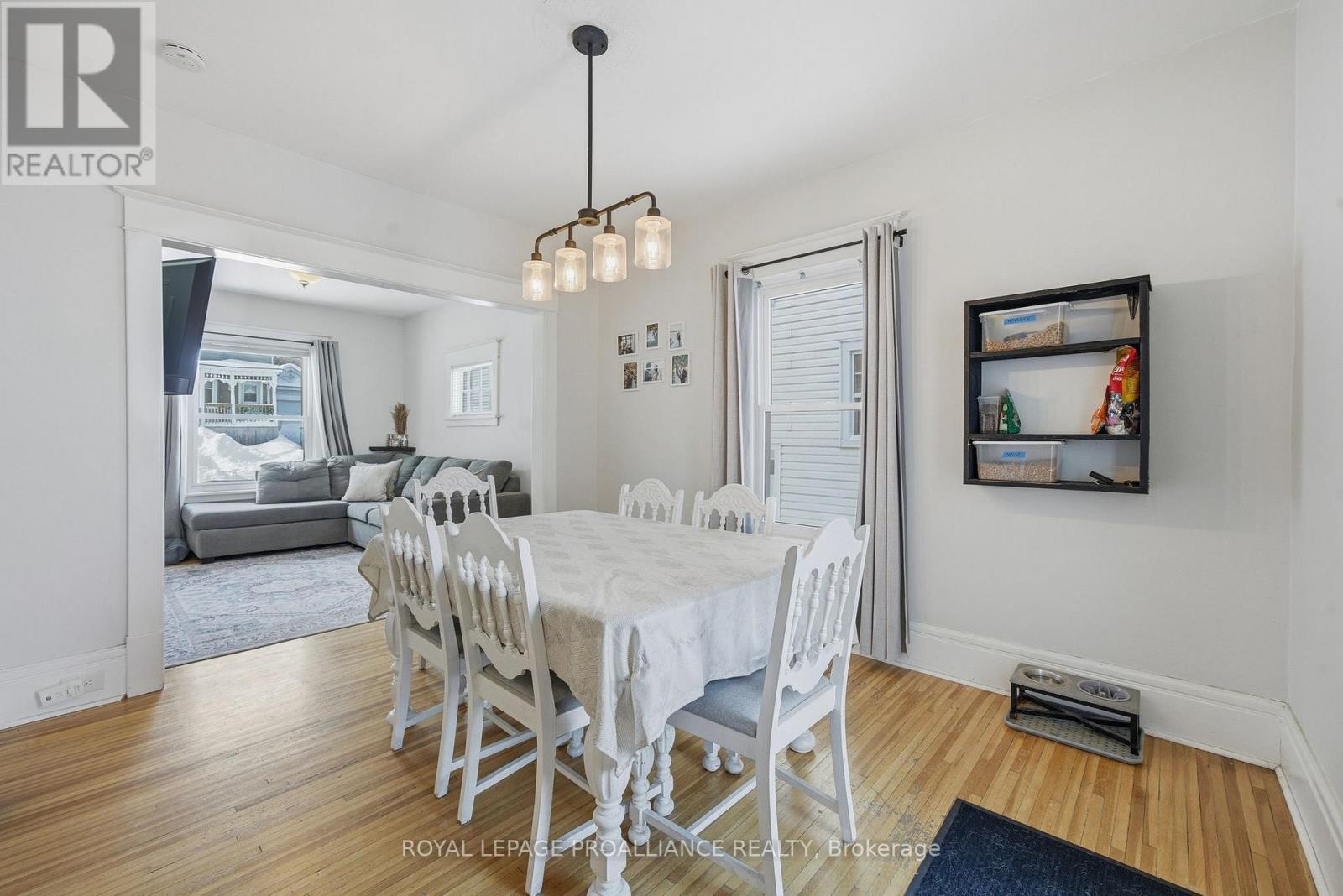 11 Cedar Street, Belleville, Ontario  K8P 3L8 - Photo 9 - X12749352