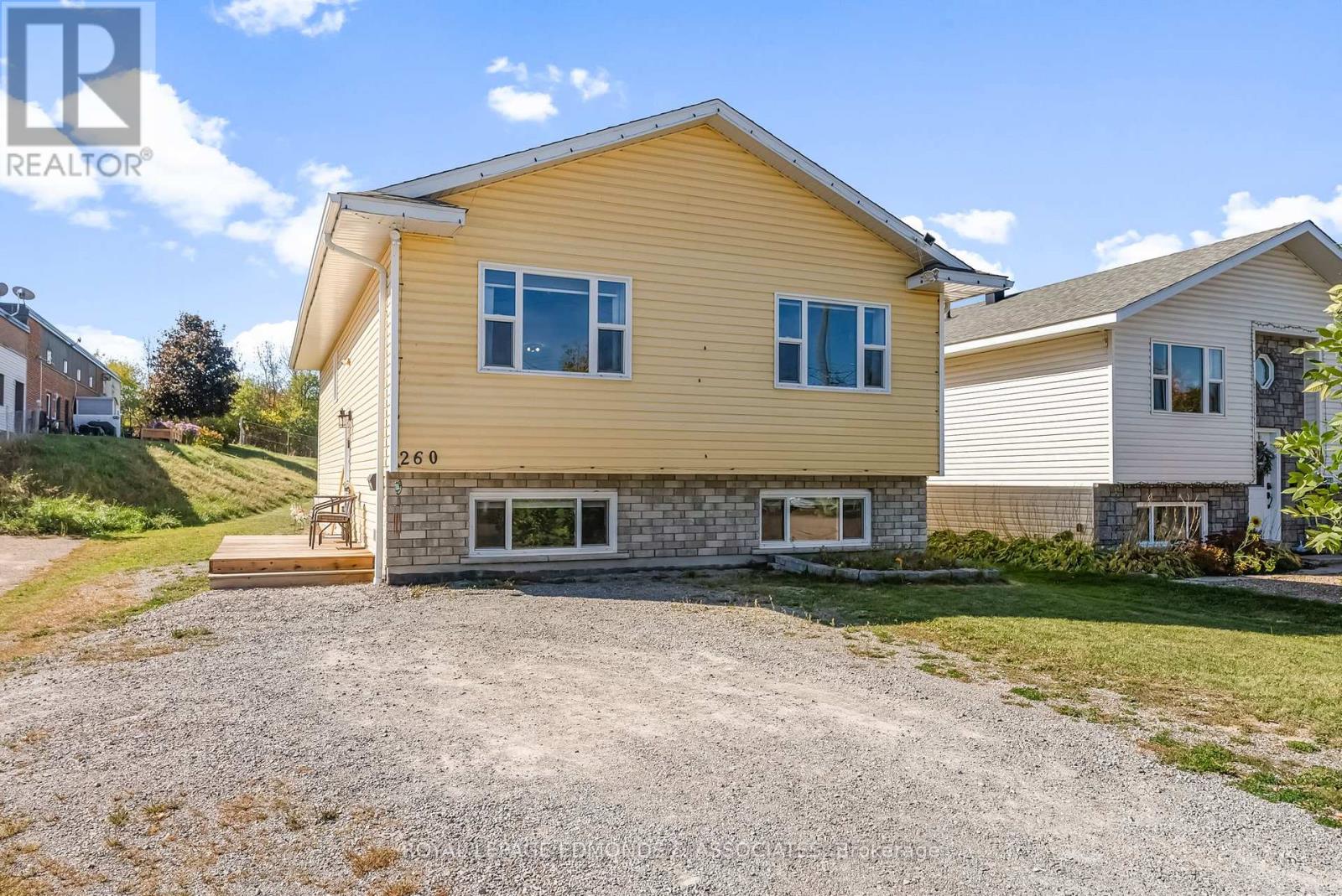 260 MCKENZIE STREET, Pembroke, Ontario