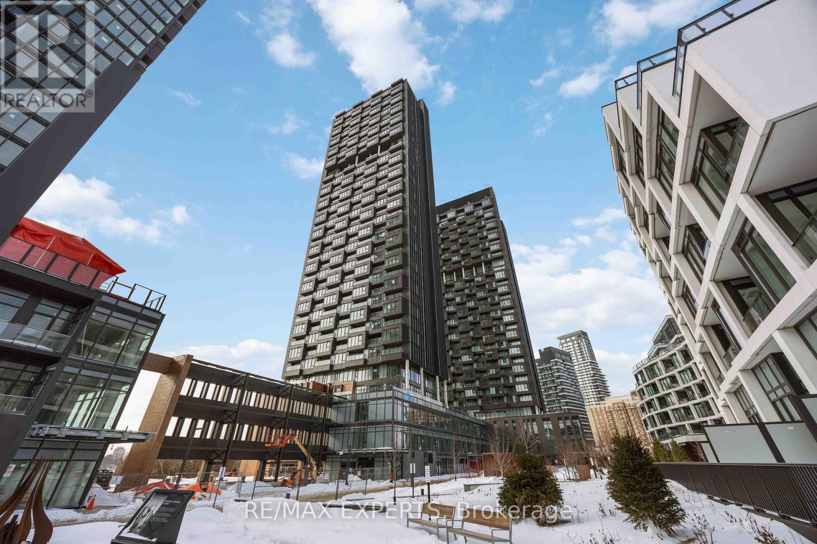 908 - 1 QUARRINGTON LANE, Toronto, Ontario