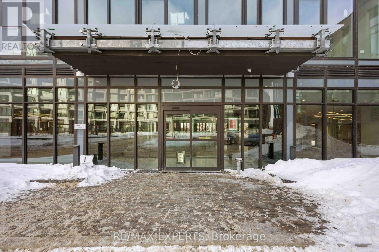 908 - 1 Quarrington Lane, Toronto, Ontario  M3C 0S4 - Photo 2 - C12749316