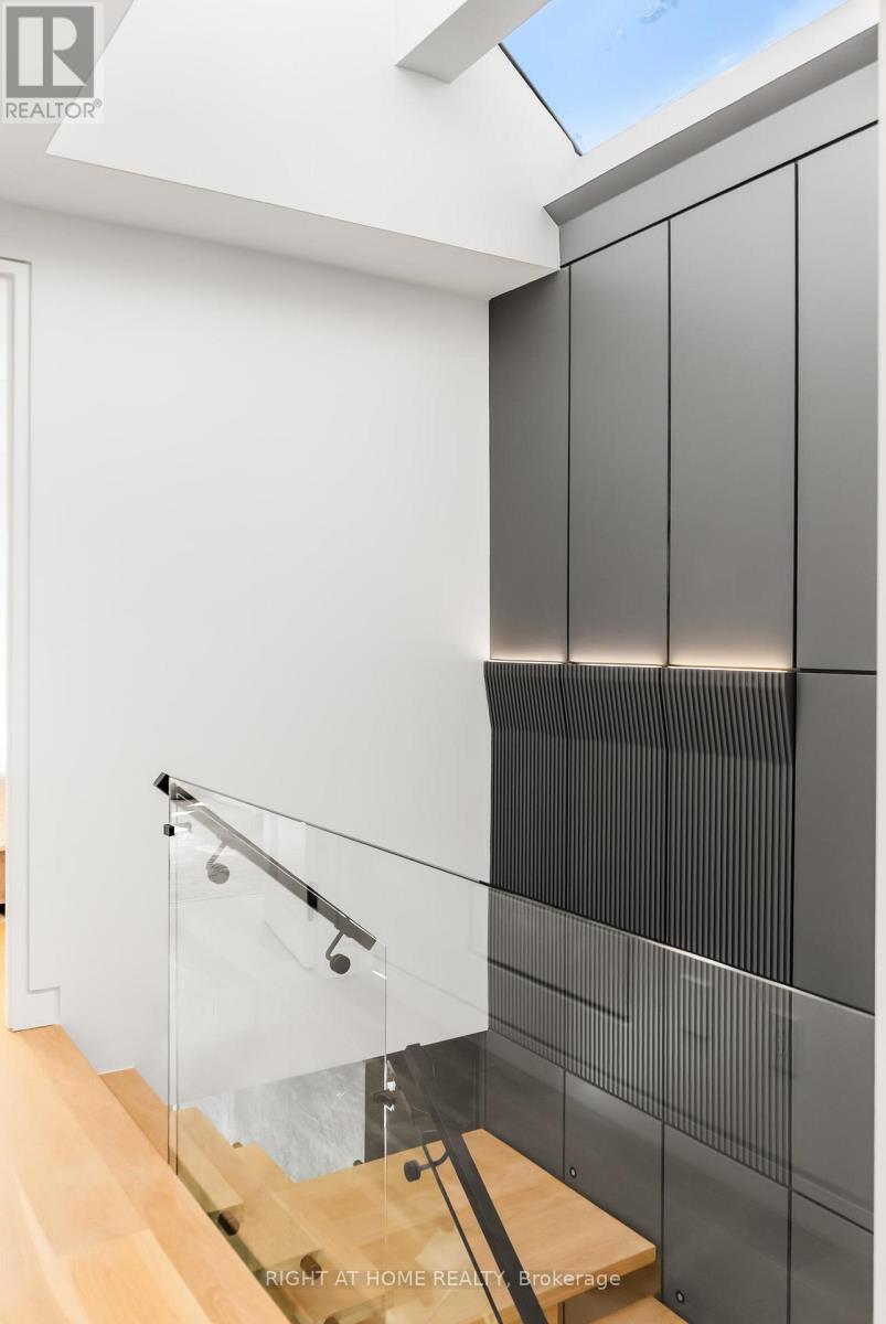 74b Rathnelly Avenue, Toronto, Ontario  M4V 2M6 - Photo 19 - C12749330