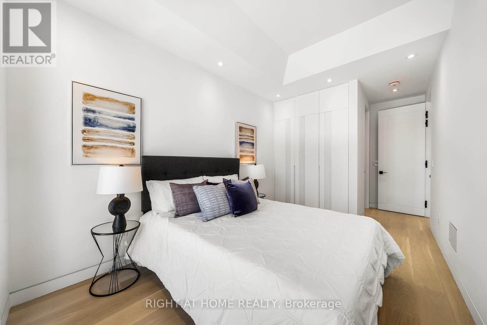 74b Rathnelly Avenue, Toronto, Ontario  M4V 2M6 - Photo 33 - C12749330