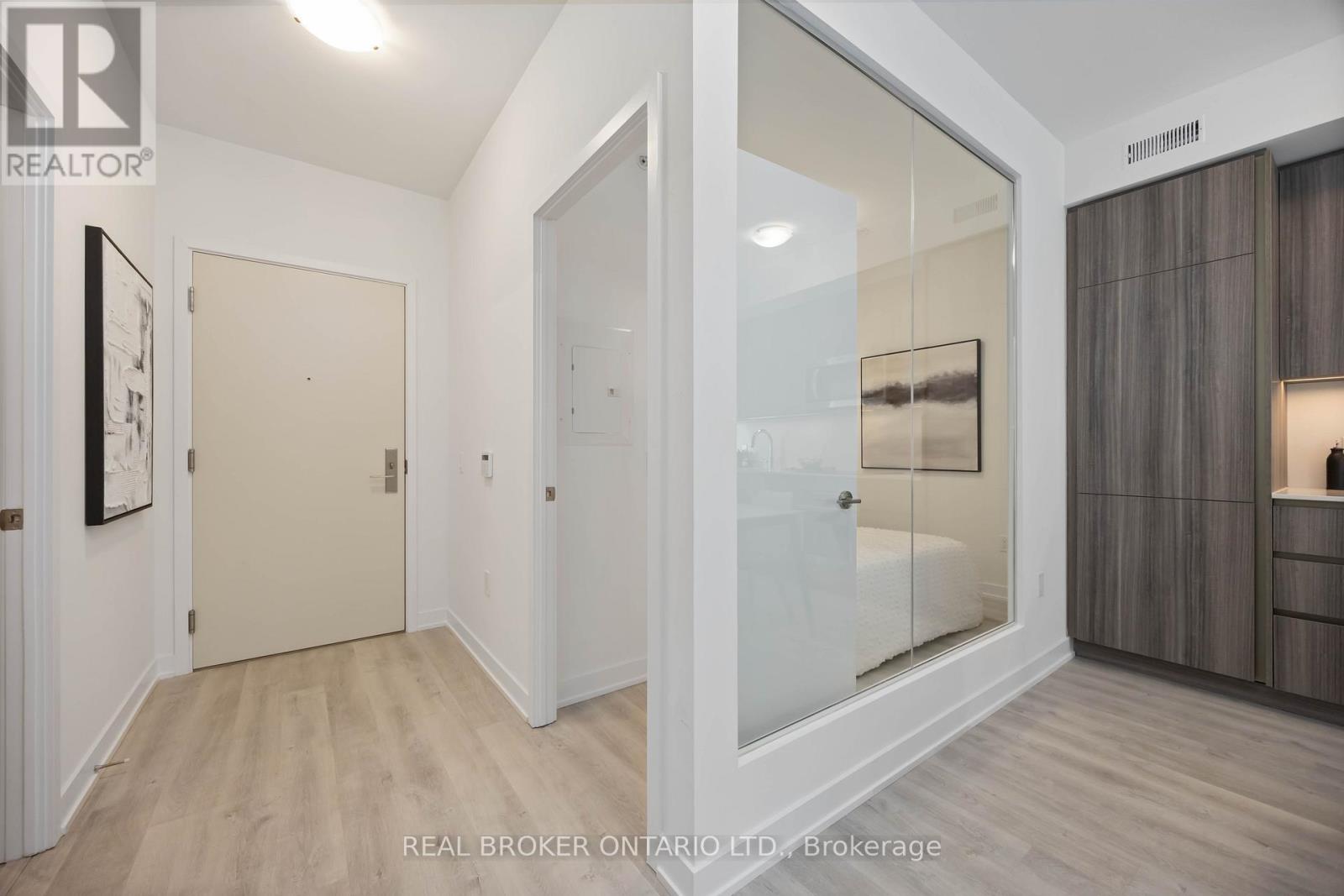 725 - 15 Richardson Street, Toronto, Ontario  M5A 0Y5 - Photo 3 - C12749358