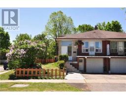 UPPER - 84 HARRINGTON CRESCENT, Toronto, Ontario