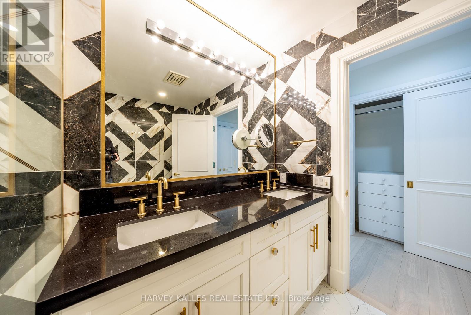 #5b - 2 Chedington Place, Toronto, Ontario  M4N 3R5 - Photo 26 - C12749474