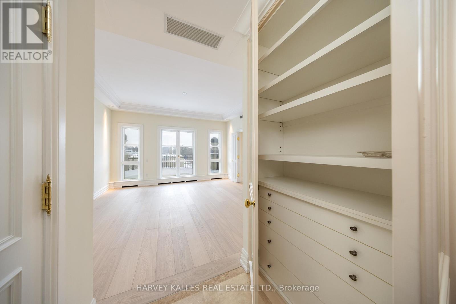 #5b - 2 Chedington Place, Toronto, Ontario  M4N 3R5 - Photo 29 - C12749474