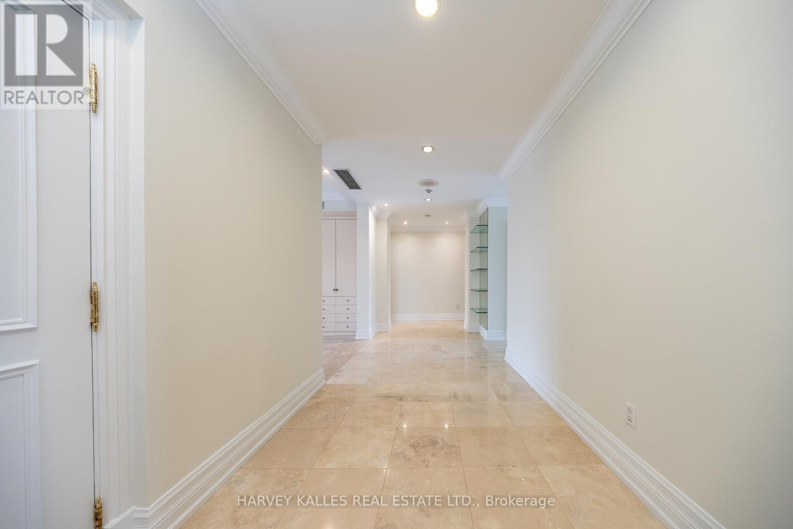 #5b - 2 Chedington Place, Toronto, Ontario  M4N 3R5 - Photo 5 - C12749474