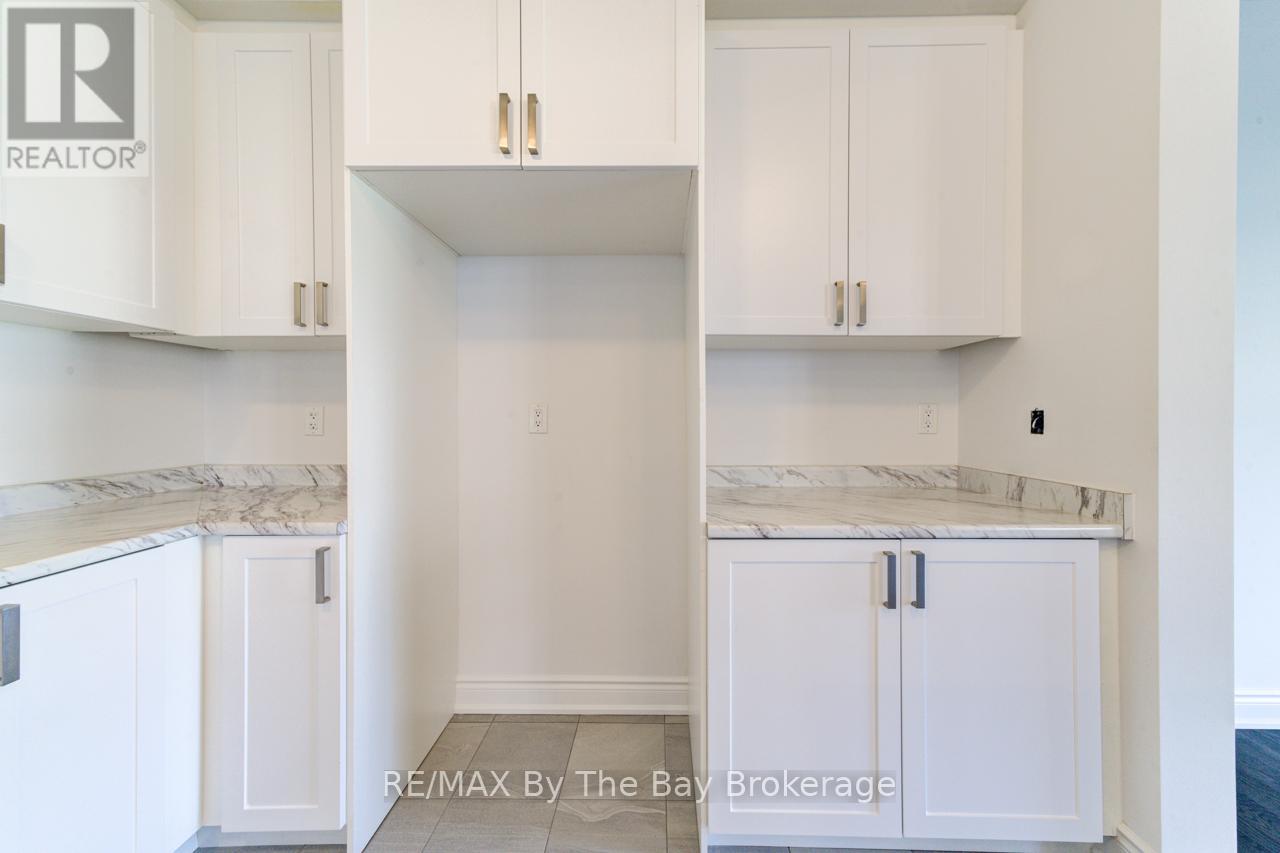 21 Lisa Street, Wasaga Beach, Ontario  L9Z 1J9 - Photo 15 - S12728424