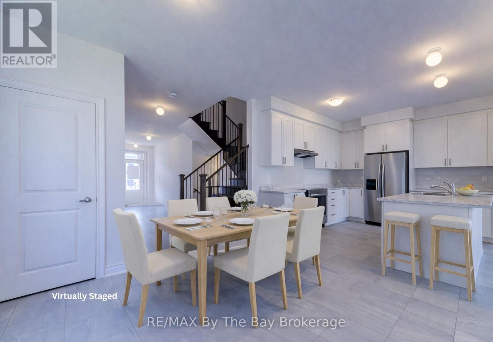 21 Lisa Street, Wasaga Beach, Ontario  L9Z 1J9 - Photo 6 - S12728424