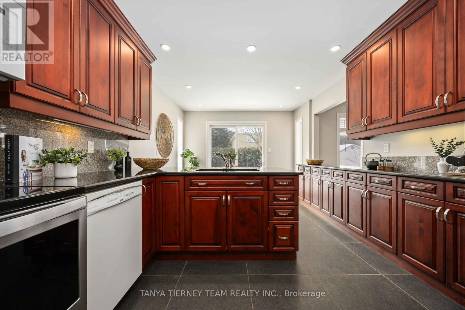 16 Milne Street, Whitby, Ontario  L1N 9H7 - Photo 24 - E12749320