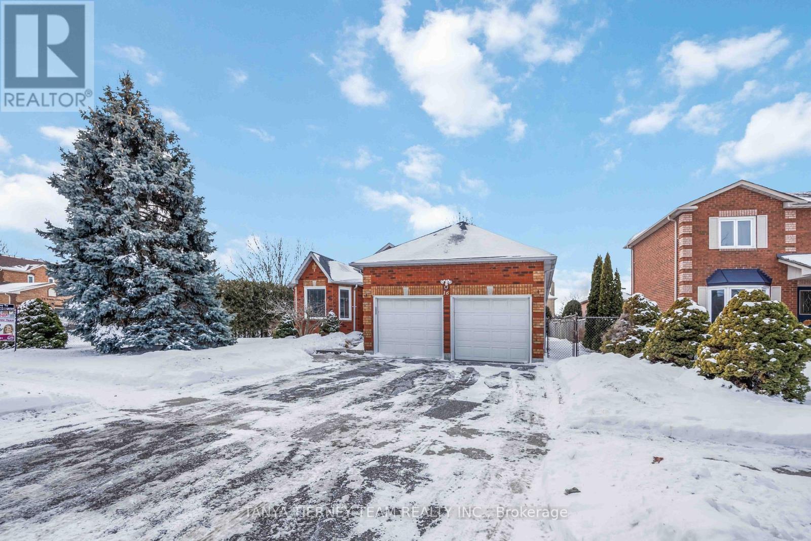 16 Milne Street, Whitby, Ontario  L1N 9H7 - Photo 4 - E12749320