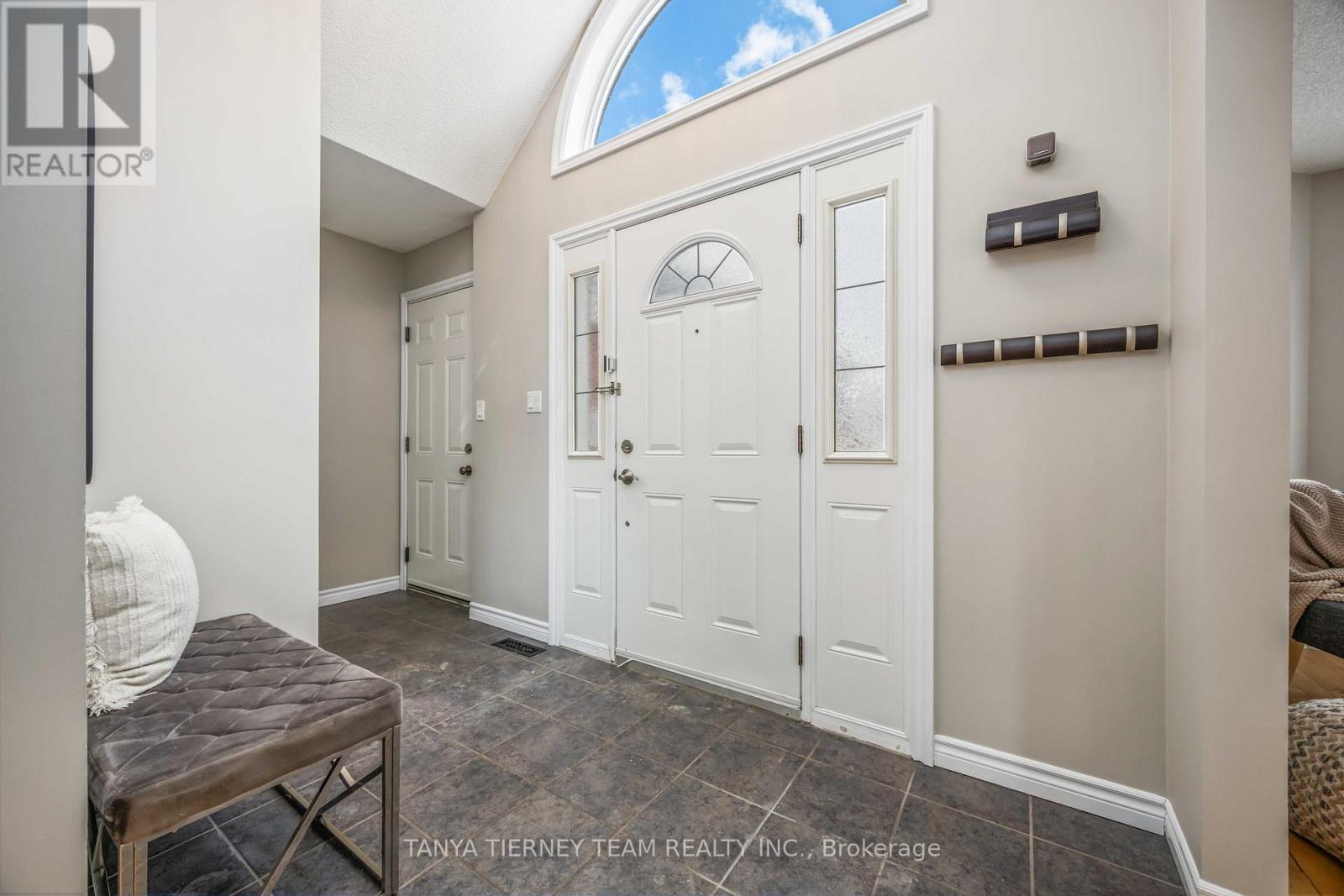 16 Milne Street, Whitby, Ontario  L1N 9H7 - Photo 6 - E12749320