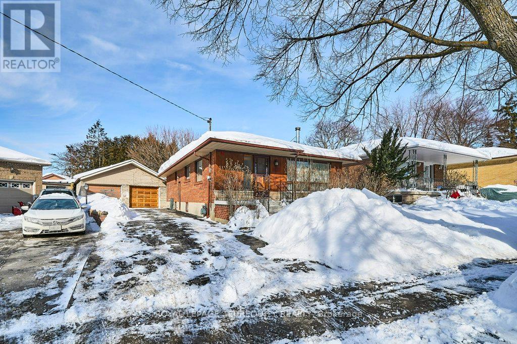 52 BAINHART CRESCENT, Toronto, Ontario